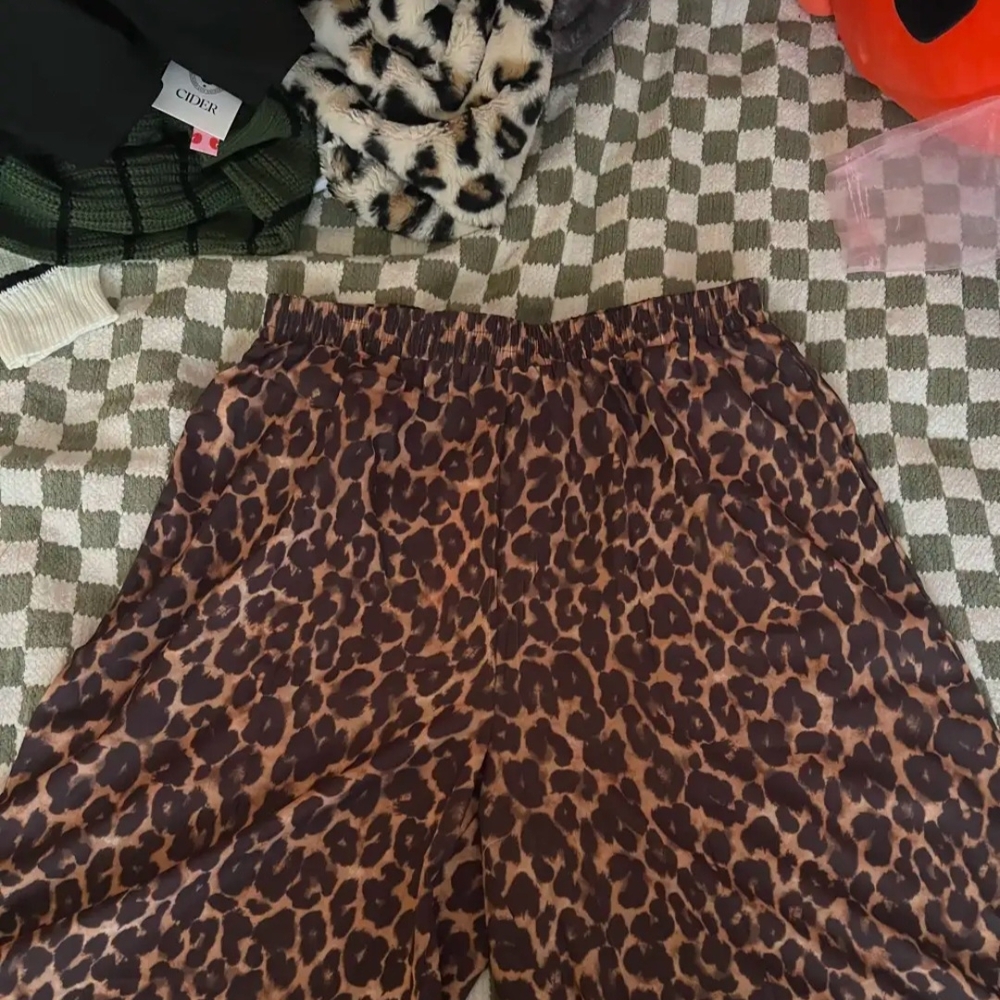 Cider Leopard Flowy Pants